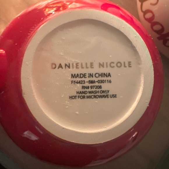 Danielle Nicole teapot and mug set